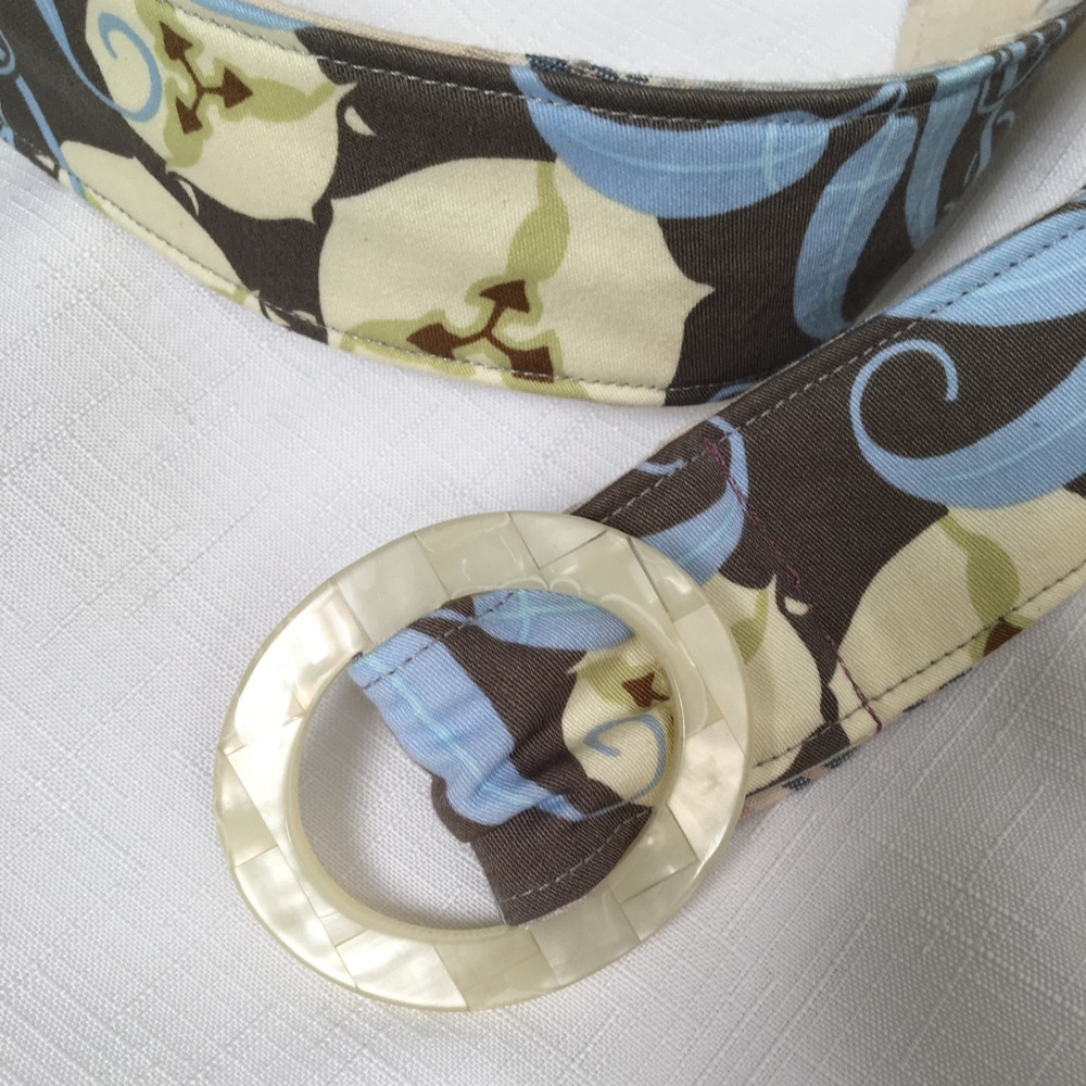 💥SALE💥 Two Bumbles And A Bee Reversible Belt - Picture 3 of 6